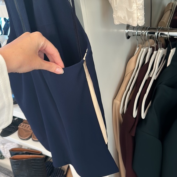 Line & Dot blouse - Picture 7 of 9